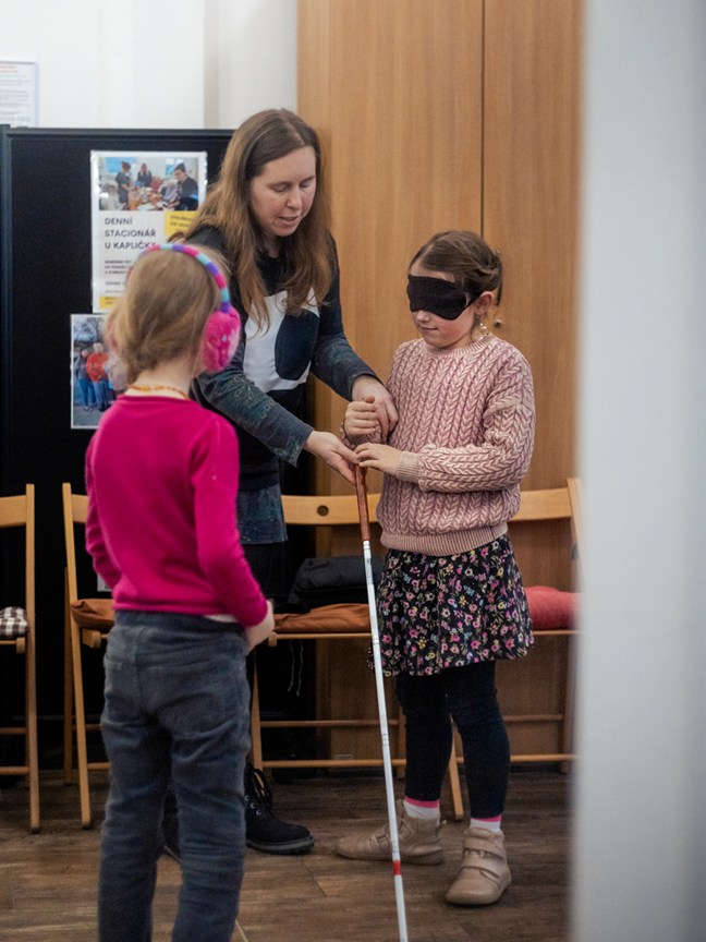Workshop Jak se žije potmě - chůze s bílou holí, Foto: Dan Kohout